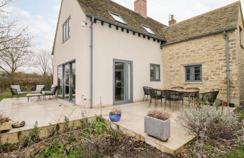 High Cogges Farm Holiday Cottages - Photo 53