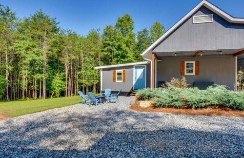 Cozy Clarkesville Getaway with Fire Pit! - Foto 20