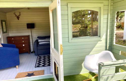 Holly Tree Cottage - 3 bedrooms and large garden with optional glamping double outside - Foto 39