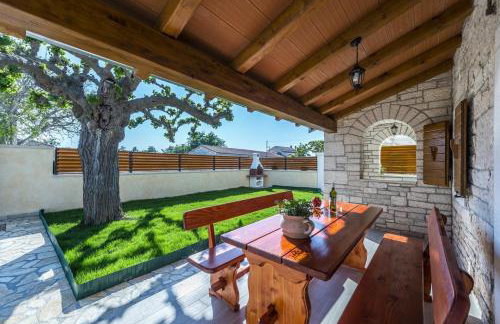 Villa Natale with Private Pool and Garden - Foto 4