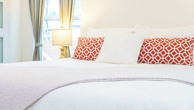 Stunning Elegance 4br/2.5 BA Near Vibrant Downtown - Foto 3, Habitación