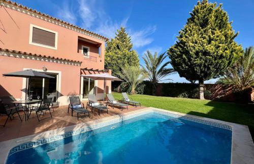 Gated Family Villa with Private Pool and Garden - Foto 18