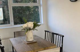 Spacious 3 Bed Apartment In Central Horsham - Photo 29