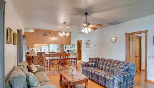 Beautiful Toledo Bend Retreat with Private Dock - Foto 4