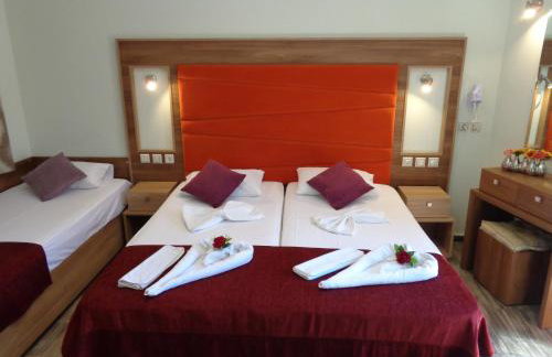 Niki Studios Sea - Front - Photo 7