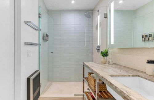 Elegant Midtown Retreat, City Views, Steps to Times Square - Foto 5