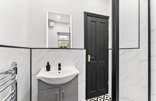 Designer 4 Bed House in Leeds - Sleeps 13 - Foto 22