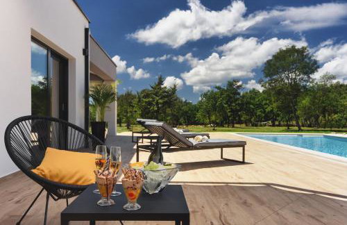 Villa Radola Residence only 3 km from beach for 6 people with private pool & large garden - Photo 10