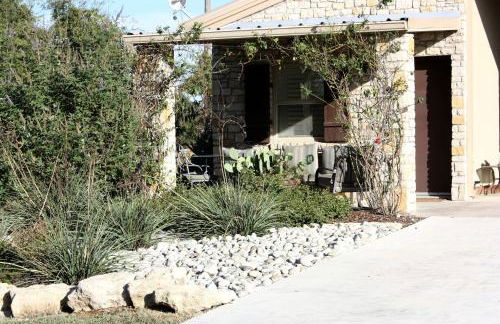 Peaceful Cottage on Farm in Idyllic Countryside near Fort Worth, Texas - Photo 16