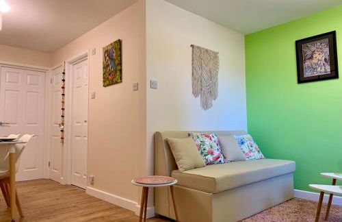 Pristine Apartment in The Centre of Glastonbury - Photo 15