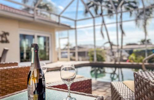 Villa Hibiscus-Waterfront-Free Heated Pool-Dock-Bikes-Other Amenities - Photo 7