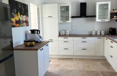 Villa Les Folies - magnifique jardin avec piscine - Foto 15