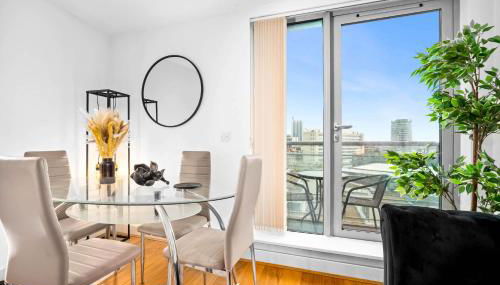 Stylish Apartment - City Centre - Secure Parking - Fast Wifi - Balcony 279O - Foto 3