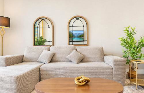 Upscale Escape 10 Min from Disneyland With Pool & Gym - Foto 68
