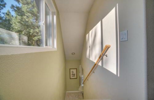 Cascade Cabin Hideaway with Views, half Mi to Lake - Foto 13