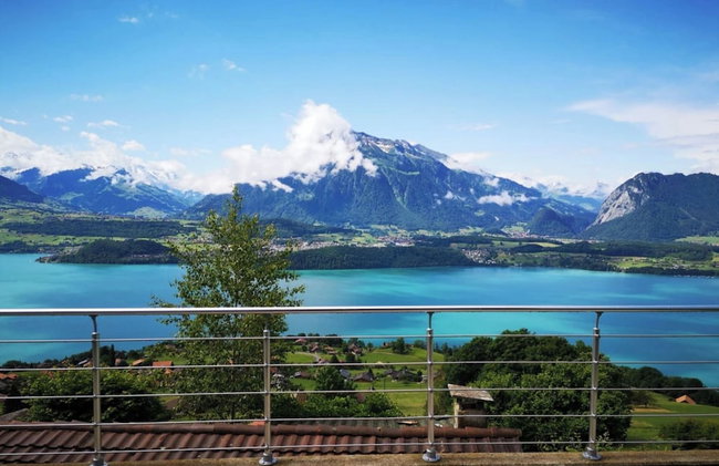 Chalet With Panoramic Views of the Mountains of the Oberland and Lake Thun - Foto 1