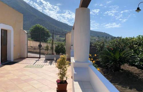Casa Il Girasole, panoramica e a pochi passi dal centro di Malfa - Foto 24