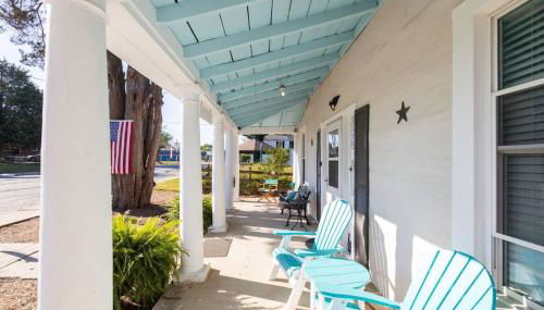 The Lyellton House: Water View, Steps from Beach - Foto 4