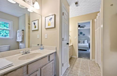 Relax In This 4BR Retreat With Screened Snug Porch - Foto 17