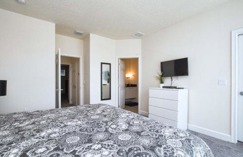 Beautiful House, Private Splash Pool, Balcony Off Master Suite, Free Wifi!!! 3 Bedroom Townhouse by RedAwning - Foto 50