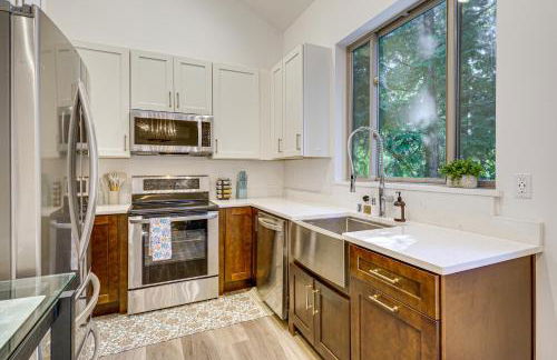 WFH-Friendly Gem with Creek 4 Mi to Sammamish Trail - Foto 8