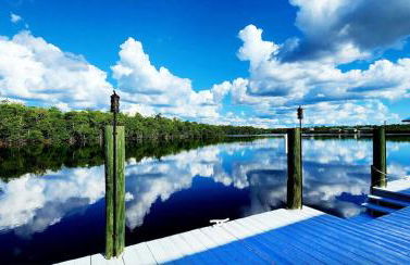 The Everglades House - Photo 1