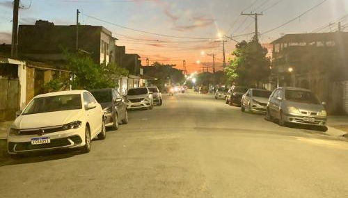 Casa ampla com ar condicionado e quintal para pets - Foto 3