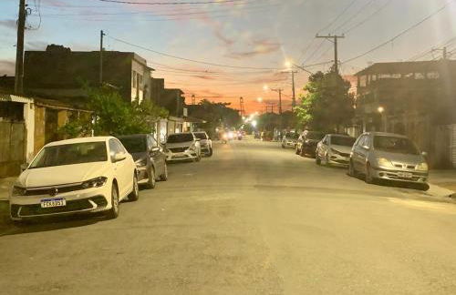 Casa ampla com ar condicionado e quintal para pets - Foto 3