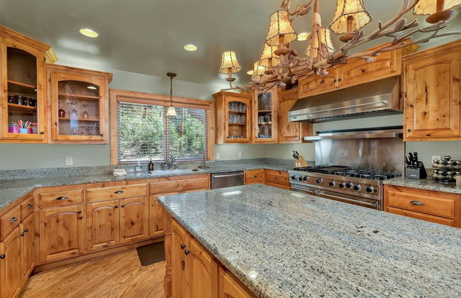 Bass Lake Beauty! 4 BDR Sleeps 16, Lakefront Views - Foto 15