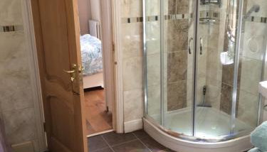 Taliesin at The Poplars, Nr Saundersfoot - Foto 4, Shower