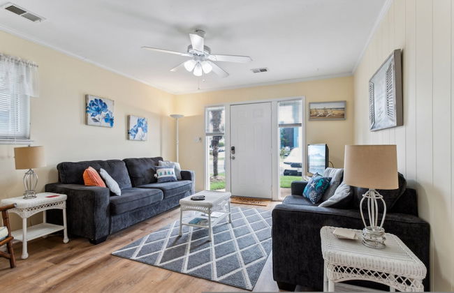 Beautiful Sea Gem - Condo 1 4 mi From Beach w Pool - Foto 21