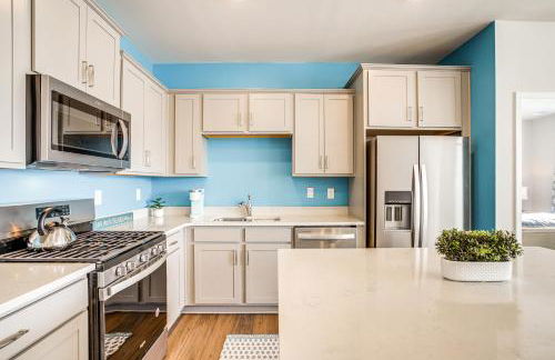 Pool Access and Beach Shuttle Millville Townhome! - Foto 9