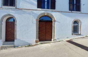 Heritage Apartment Nestled Between Sea and Hills - Foto 9