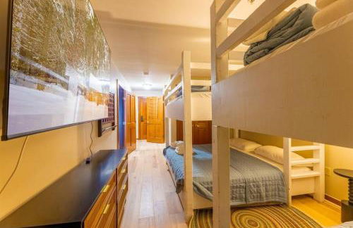 Lux Stay USA Ballhooter Vista Ski-InOut Hot Tub - Foto 79