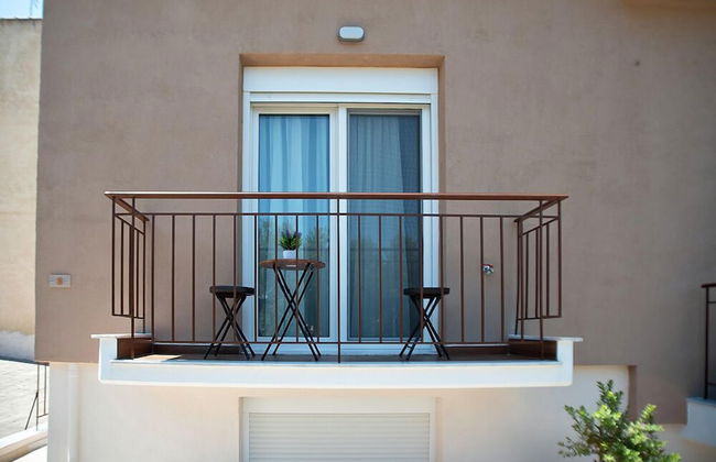 Valery Apartments - Photo 12