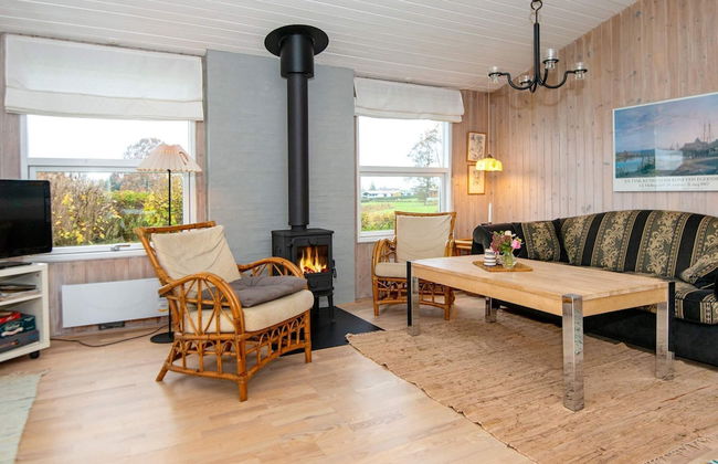 5 Person Holiday Home in Rendbjerg Strand Egernsund - Photo 4