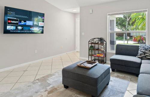 Relaxing 3BR Heated Pool & Hot Tub Retreat - Foto 30