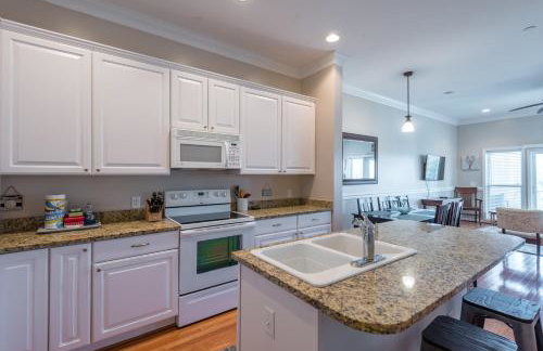 Water's Edge 103 - Bright 3BR/3BA Townhome - Pool - Fishing Dock - Foto 20