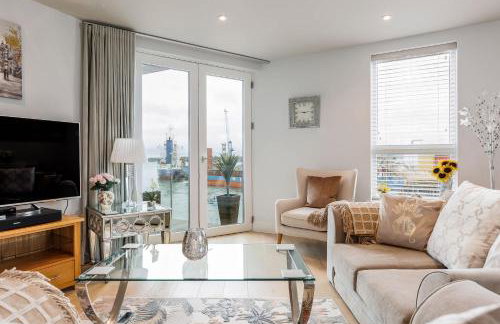 Harbours Edge - Front-Line Harbour Views - Photo 13