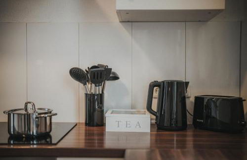 JOBOSTAYS - LINDEN Family Apartment Oldenburg - sehr geräumig 110m2 - Terrasse mit Gartenblick - voll ausgestattete Küche - 2 Bäder - Babybett - 10 Min zu Fuß zum Bahnhof - kostenloses WLAN - Parkplatz - kontaktfreier Check-In - Photo 48