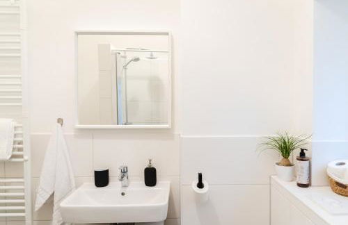 Exklusive Luxus-Unterkunft in Berlin Mitte: 2 Apartments, 130m², Designer-Möbel, Co2 neutrale Reinigung - Foto 29