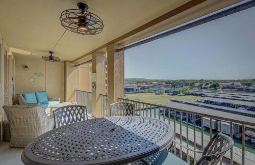 Chic 3BDR for 6 with Pool & Hot Tub Overlooks Marina - Foto 3