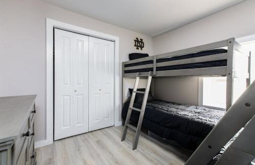 Cozy 2BR Home Near ND - Perfect for Game Day Stays - Foto 20