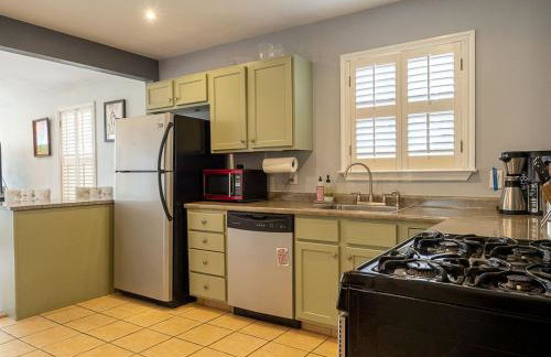 East ATX 3BR 2BA, Patio and Fire Pit Mins to Downtown by Austin Vacay - Foto 9