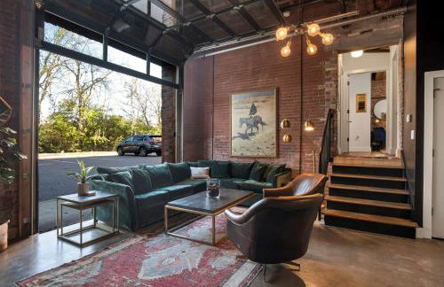 One-Of-A-Kind! Roll Up Garage Door-Pool, Speakeasy - Foto 9