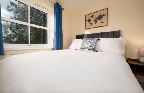 Stunning Spacious Home - Parking - Garden - Sleeps 6 - Foto 2