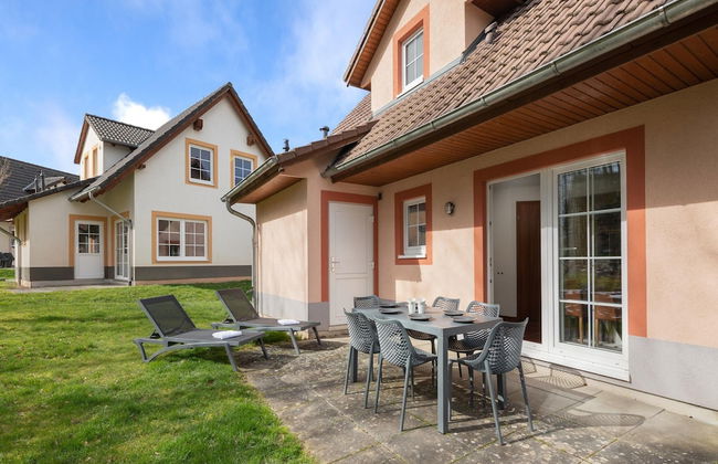 Restyled Villa with Washing Machine near River Moselle - Foto 8