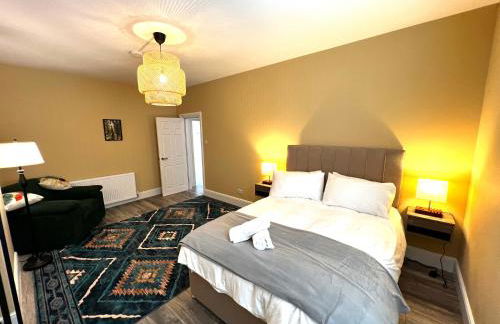 Smugglers - Sea Front - Parking - Sea Views - Balcony - 2 luxury kingsize beds - Foto 22