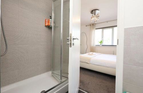 Contractor 4 Bed 2 BA 5 mins to Airport & Barry With Parking - Foto 63