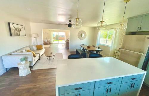 Modern Home with View and Large Private backyard - Foto 22